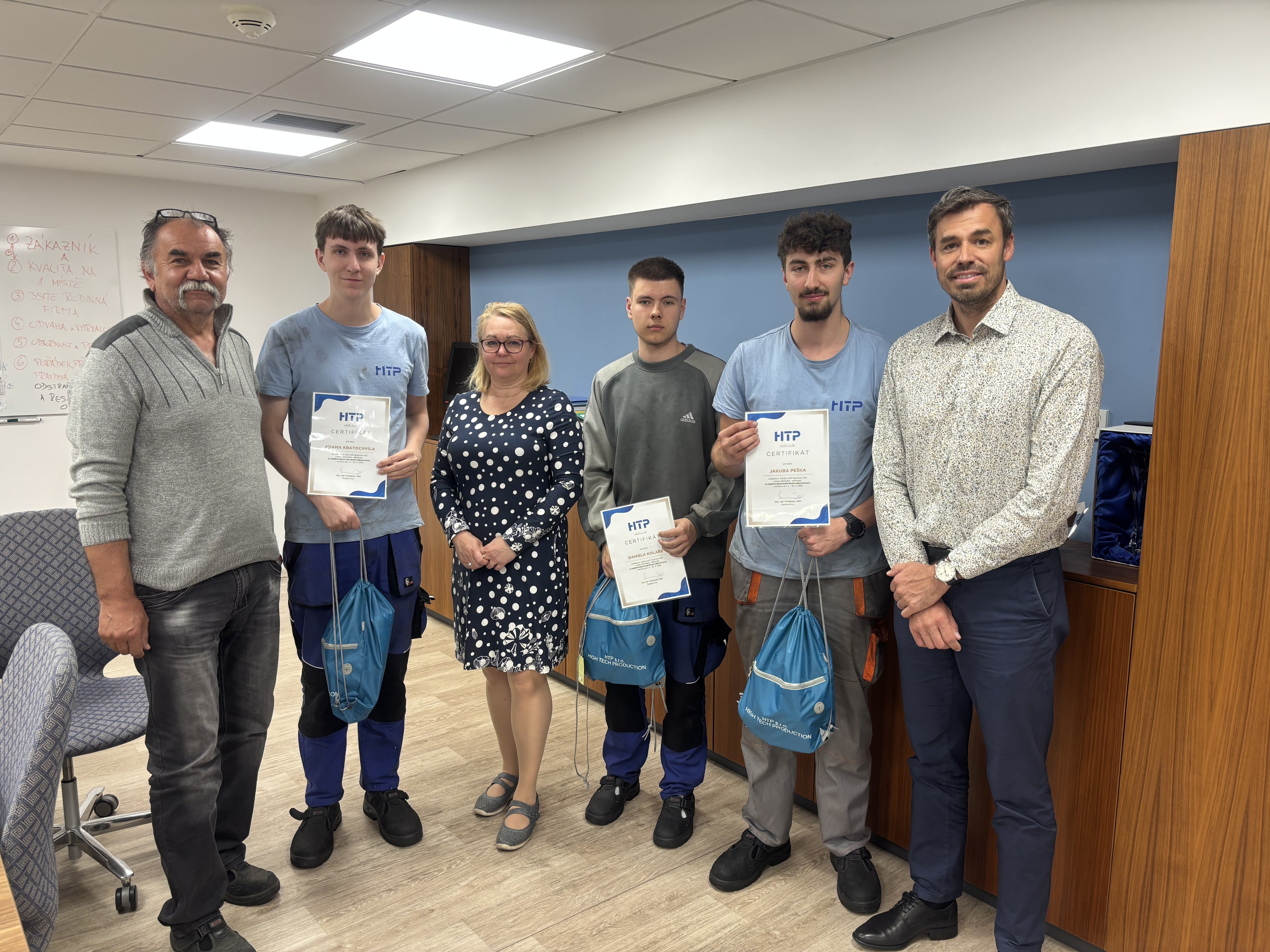 Studenti ze Sezimácké střední u nás získávali praktické zkušenosti